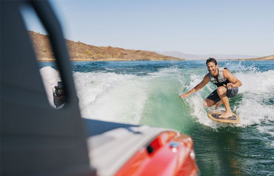 How to Teach a Friend to Wakesurf