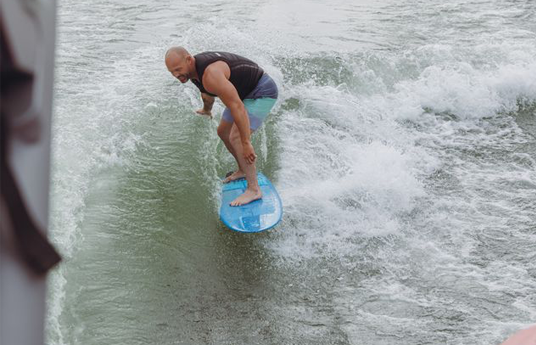 How to Teach a Friend to Wakesurf