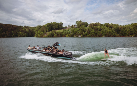 How to Drive for a Wakesurfer